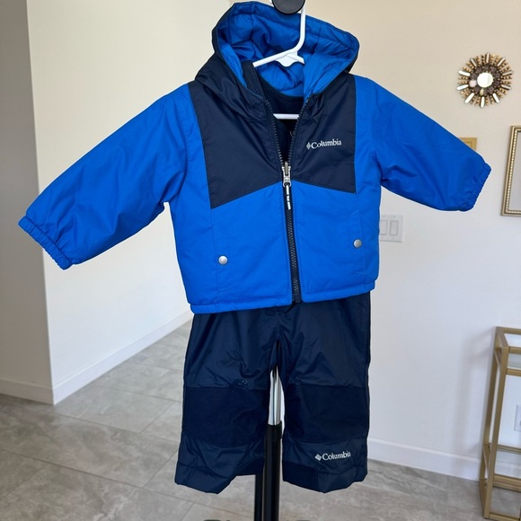 Columbia navy Blue double flake insulated snow suit reversiblesize 6-12 months